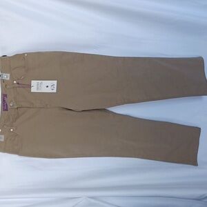 Gloria Vanderbilt Amanda Khaki jeans size 12P, slimming